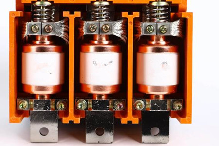 高壓真空開關(guān)管出現(xiàn)黃斑，這幾點(diǎn)原因需掌握！